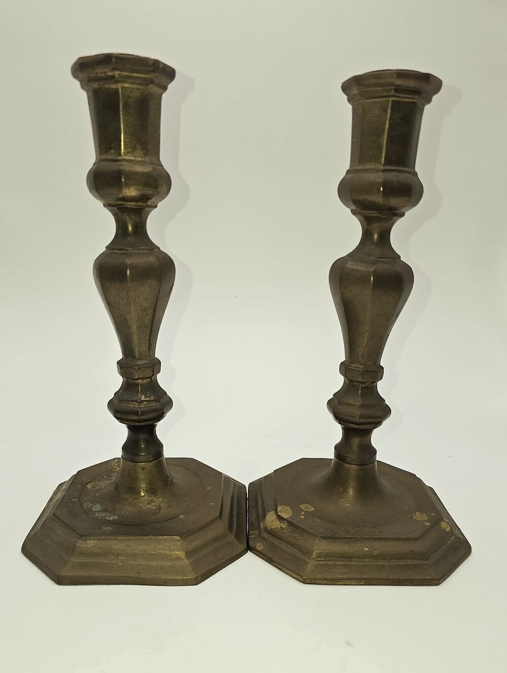 Vintage-Style Brass Candlestick Pair in Brass Finish